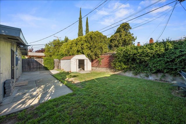 1020 Cummins Way, West Sacramento, CA 95605