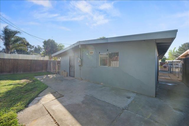 1020 Cummins Way, West Sacramento, CA 95605