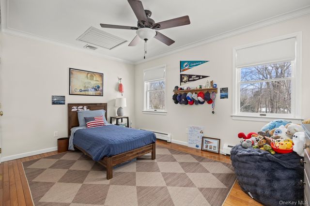 17 Elm Street, Red Hook, NY 12571