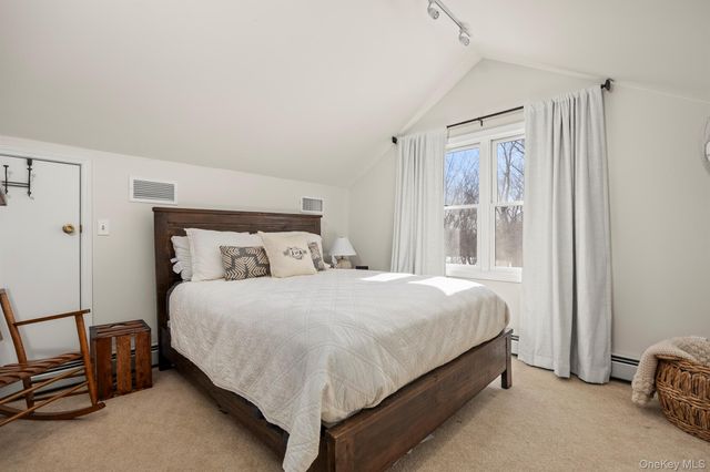 17 Elm Street, Red Hook, NY 12571