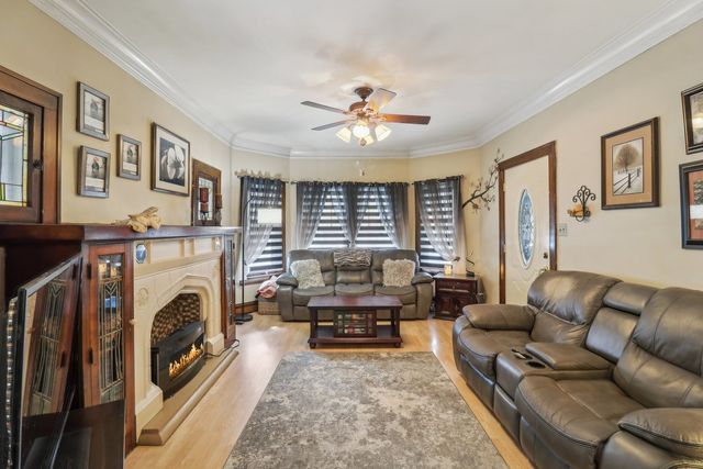 2238 Orchard Street, Blue Island, IL 60406
