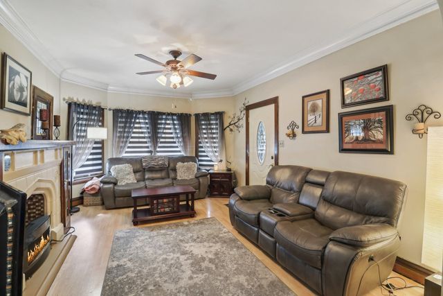 2238 Orchard Street, Blue Island, IL 60406