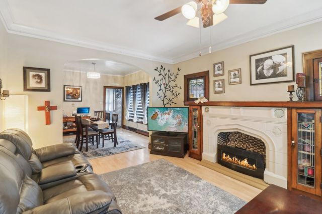 2238 Orchard Street, Blue Island, IL 60406
