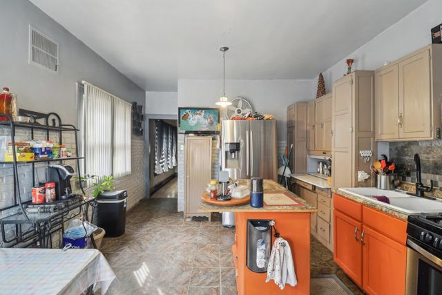 2238 Orchard Street, Blue Island, IL 60406