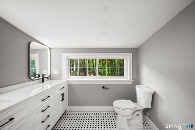 537 Bushy Hill Road, Simsbury, CT 06070