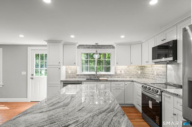 537 Bushy Hill Road, Simsbury, CT 06070