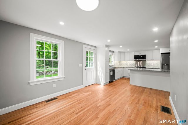 537 Bushy Hill Road, Simsbury, CT 06070