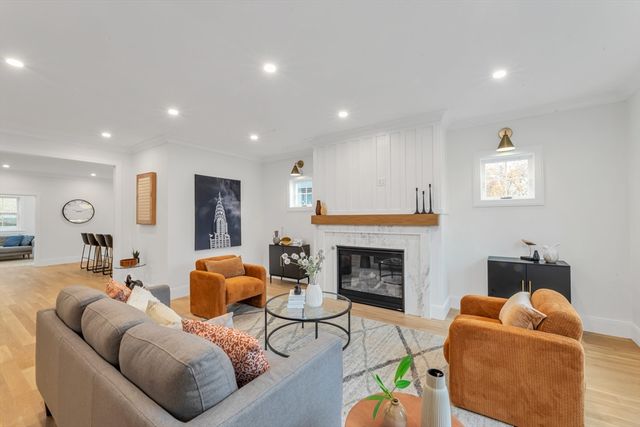 417 Poplar Street, Boston, MA 02131