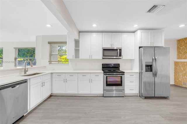 3405 Robbins Road, Pompano Beach, FL 33062