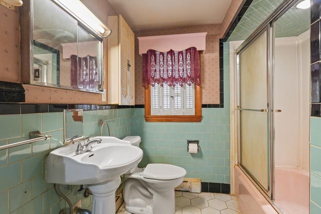 22 Seagirt Ave, Saugus, MA 01906