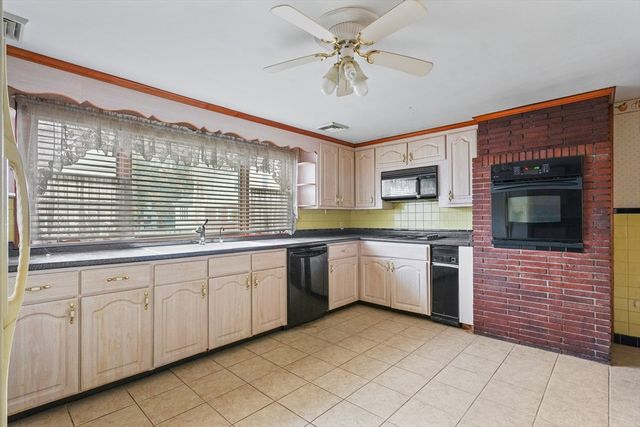 22 Seagirt Ave, Saugus, MA 01906