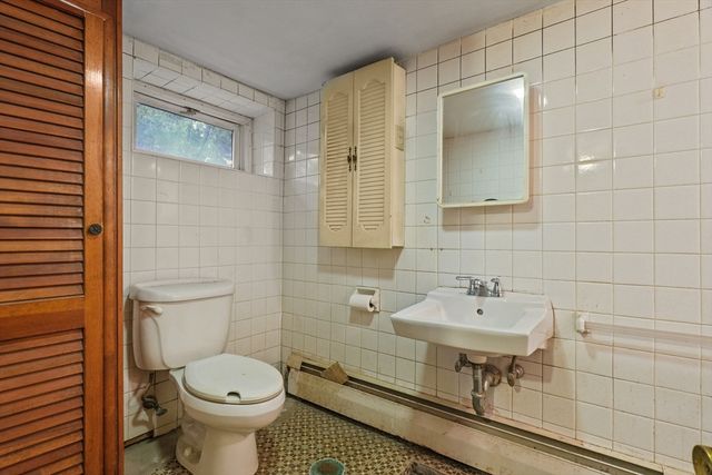 22 Seagirt Ave, Saugus, MA 01906