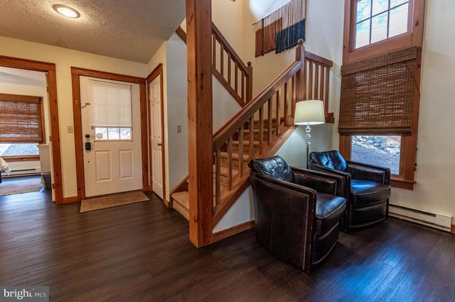 412 HICKORY DR, Tannersville, PA 18372