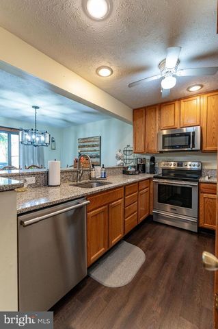 412 HICKORY DR, Tannersville, PA 18372