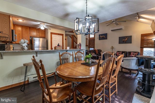 412 HICKORY DR, Tannersville, PA 18372