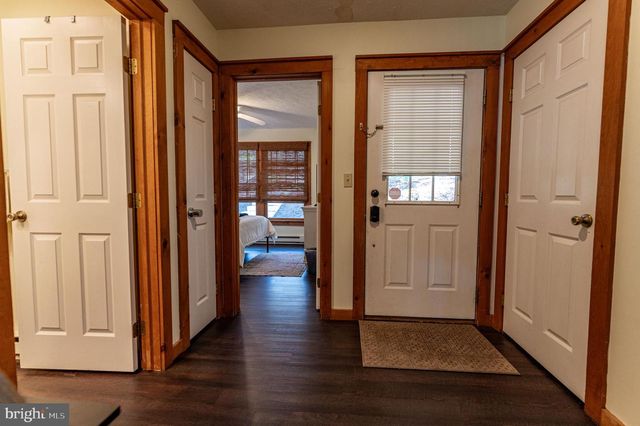 412 HICKORY DR, Tannersville, PA 18372