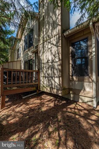 412 HICKORY DR, Tannersville, PA 18372