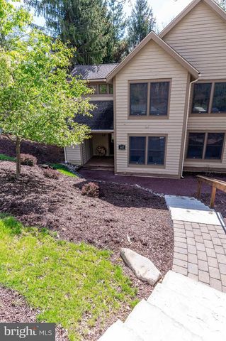 412 HICKORY DR, Tannersville, PA 18372