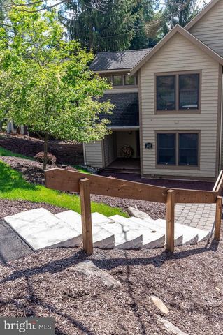 412 HICKORY DR, Tannersville, PA 18372