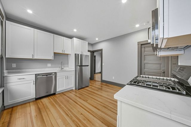 24 Hinckley 2, Boston, MA 02125