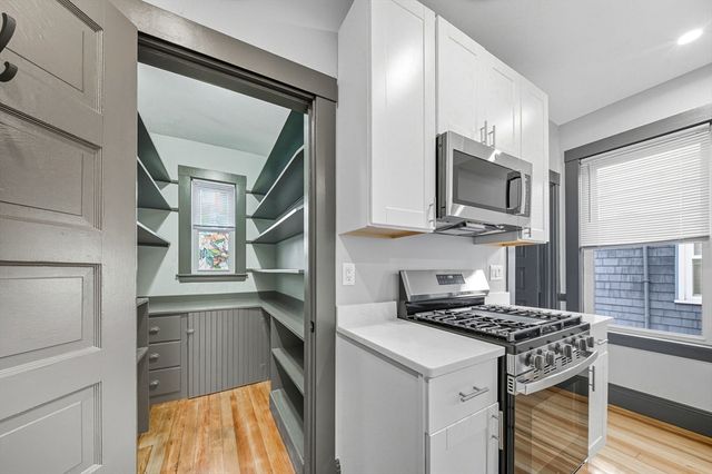 24 Hinckley 2, Boston, MA 02125