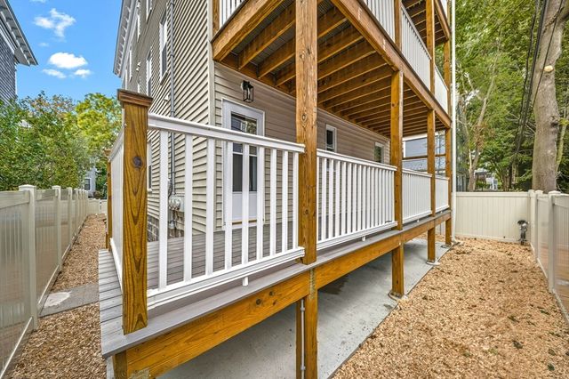 24 Hinckley 2, Boston, MA 02125