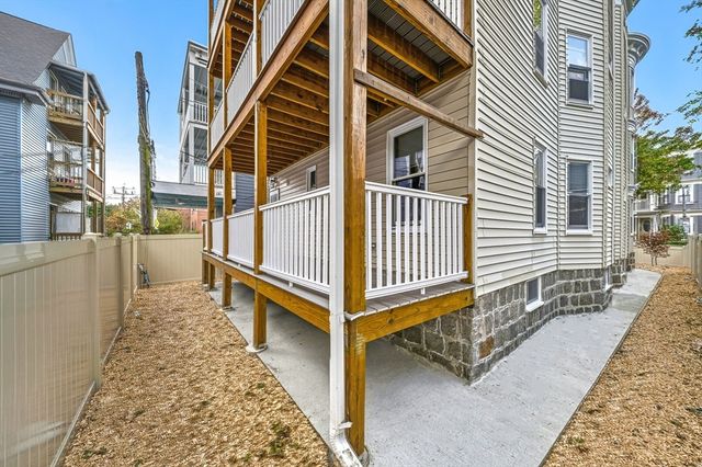 24 Hinckley 2, Boston, MA 02125