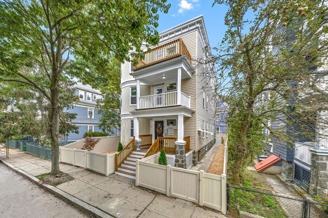 24 Hinckley 2, Boston, MA 02125