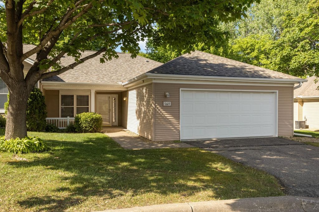 909 Bahls Drive, Hastings, MN 55033 — exterior