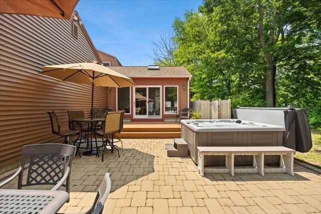 44 Liberty St, Taunton, MA 02718