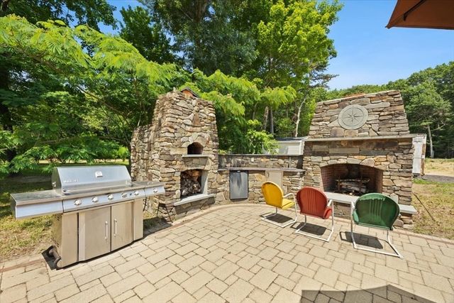 44 Liberty St, Taunton, MA 02718