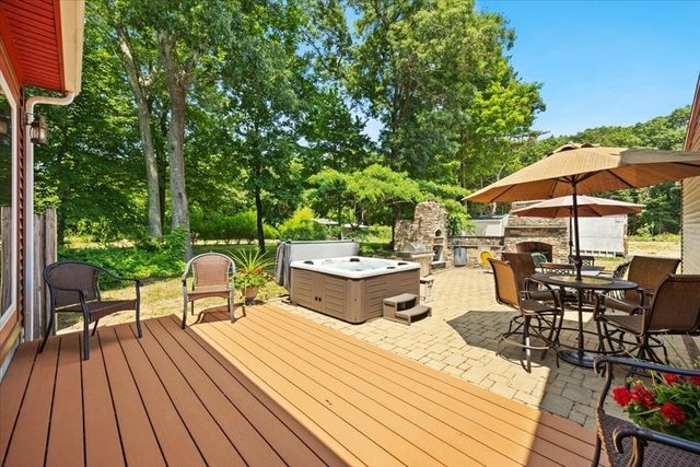 44 Liberty St, Taunton, MA 02718