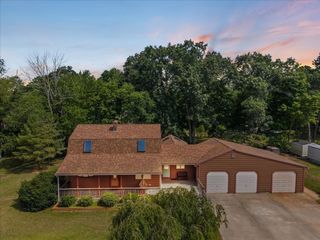 44 Liberty St, Taunton, MA 02718