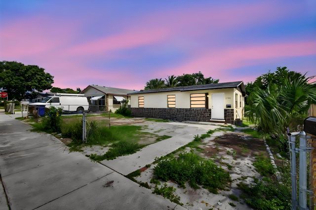 1511 W 32nd Street, West Palm Beach, FL 33404