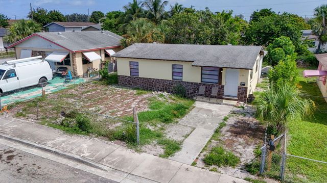 1511 W 32nd Street, West Palm Beach, FL 33404
