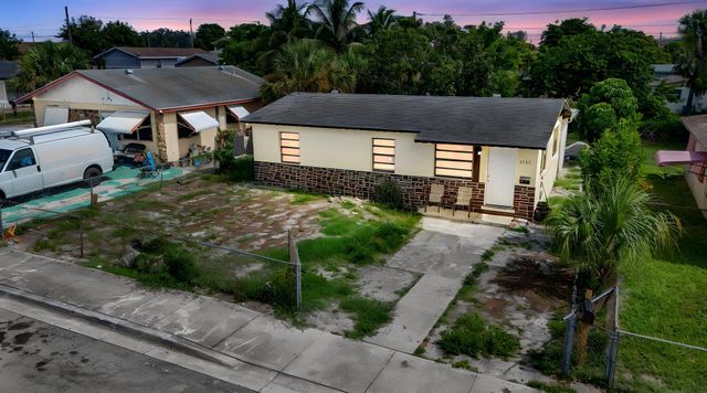 1511 W 32nd Street, West Palm Beach, FL 33404