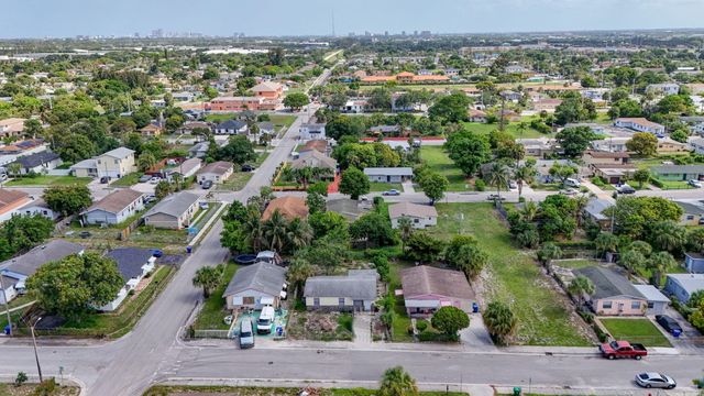 1511 W 32nd Street, West Palm Beach, FL 33404