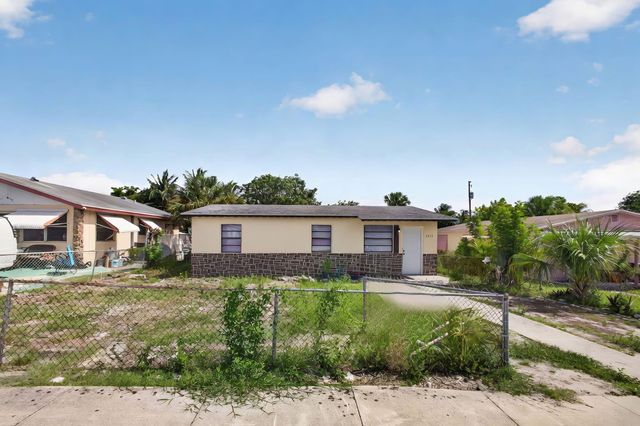 1511 W 32nd Street, West Palm Beach, FL 33404