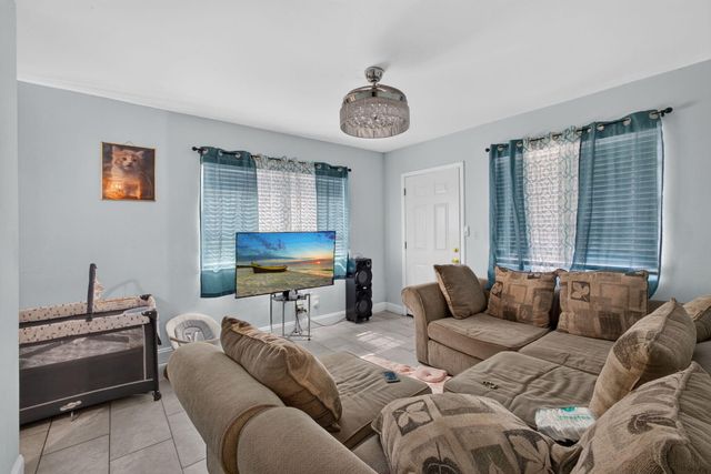 1511 W 32nd Street, West Palm Beach, FL 33404