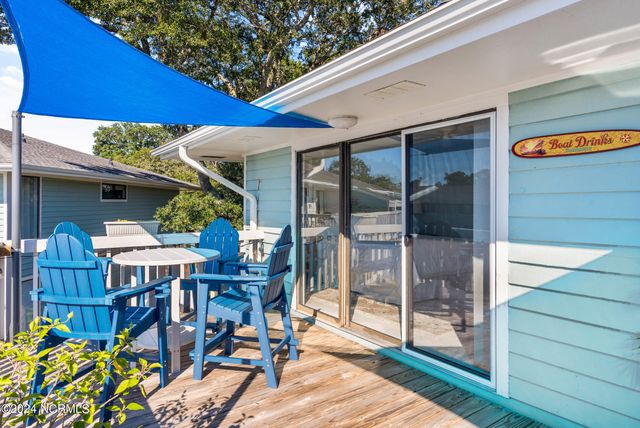 105 Teakwood Drive Apt 706, Carolina Beach, NC 28428