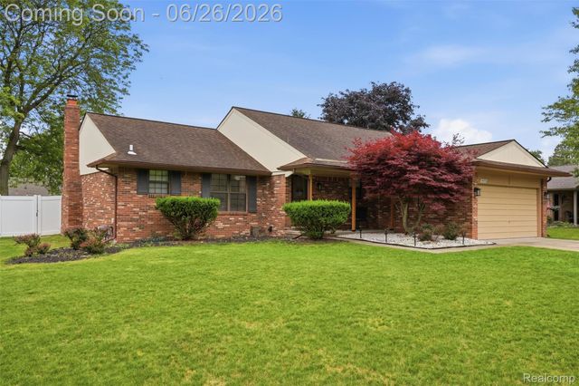 38833 Reo Drive, Livonia, MI 48154