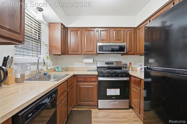 38833 Reo Drive, Livonia, MI 48154