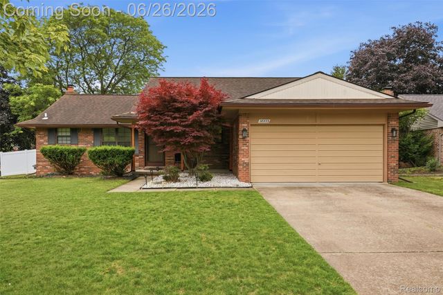 38833 Reo Drive, Livonia, MI 48154