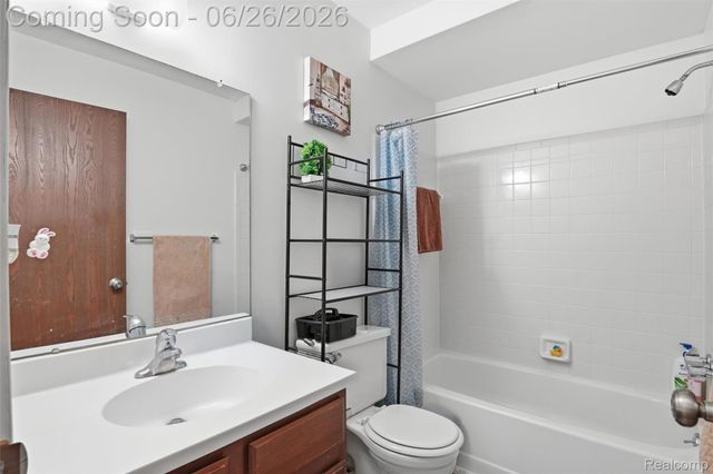 38833 Reo Drive, Livonia, MI 48154