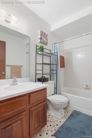 38833 Reo Drive, Livonia, MI 48154