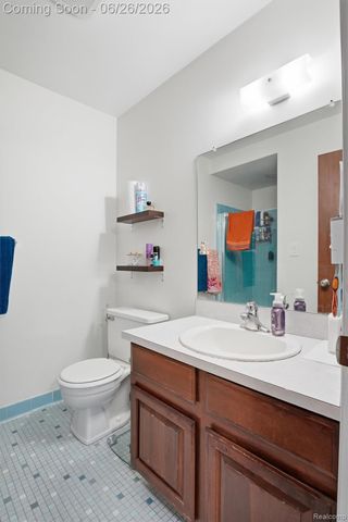 38833 Reo Drive, Livonia, MI 48154