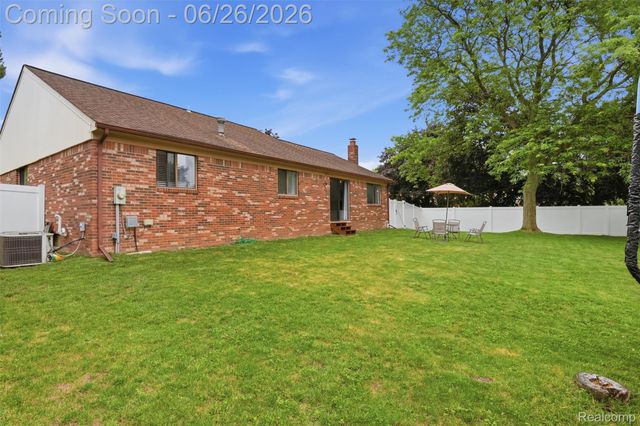 38833 Reo Drive, Livonia, MI 48154