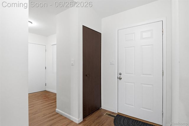 38833 Reo Drive, Livonia, MI 48154