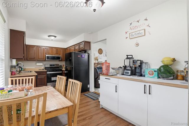 38833 Reo Drive, Livonia, MI 48154
