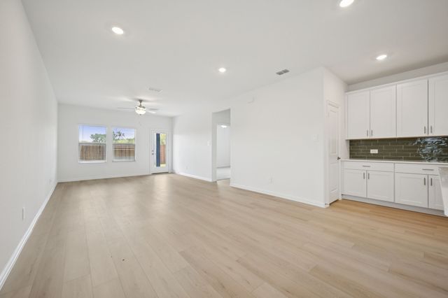 703 Dotty Drive, Princeton, TX 75071